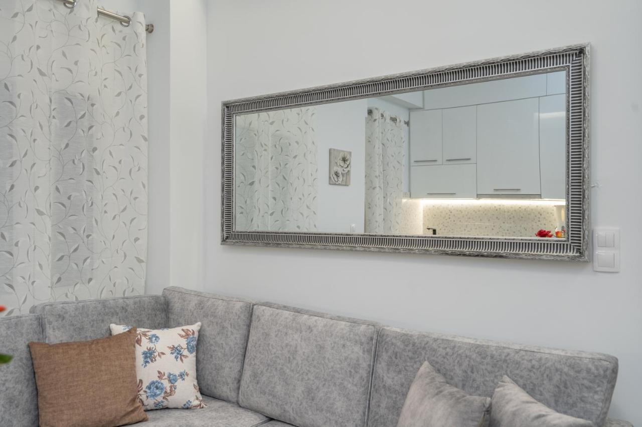 Comfy Apt Next To Metro Athens Luaran gambar
