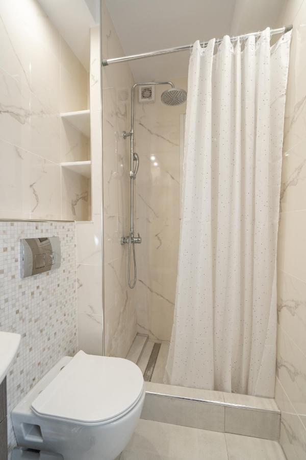 Comfy Apt Next To Metro Athens Luaran gambar