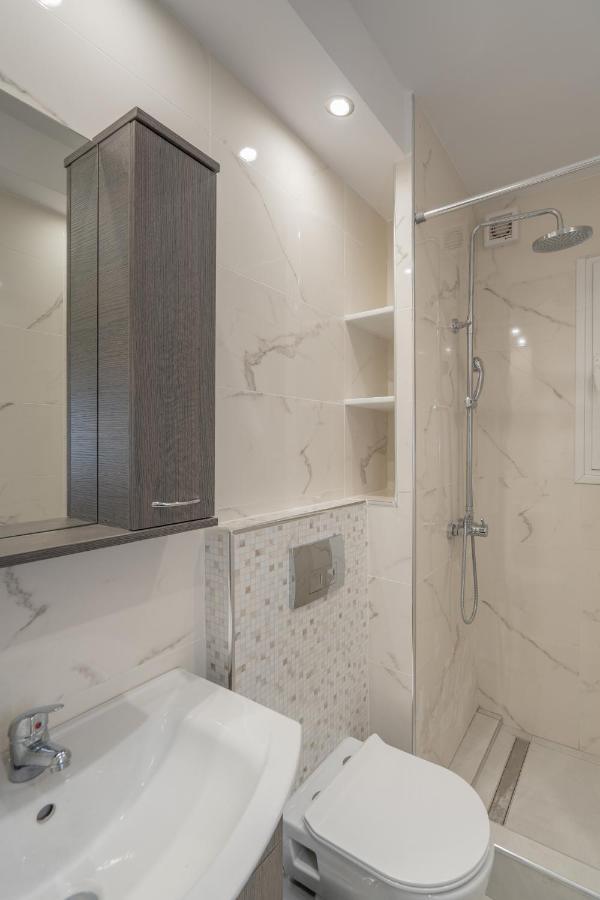 Comfy Apt Next To Metro Athens Luaran gambar