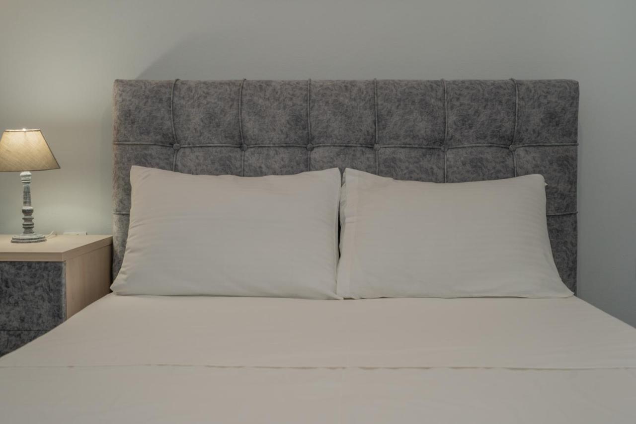 Comfy Apt Next To Metro Athens Luaran gambar